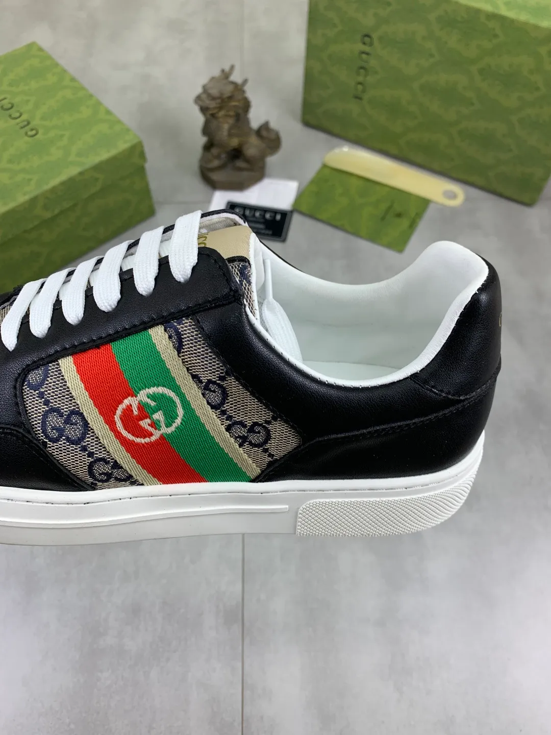 Men's Men's Shoes P420 💰[New Style] 🆘 The latest model from Gucci's official website🎁Classic casual and fashionable men's shoes👟Hot style💥Simple and elegant style, exclusive for trendy men. Unique latest brand elements from the official website👑Gucci original decoration, fashionable and generous, made of original soft calfskin fabric➕Comfortable soft sheepskin lining ✅The official website specifies wear-resistant rubber outsole_full of elasticity, classic model taken in real life🎬Color: 2️⃣colors available😍Number: 38-44